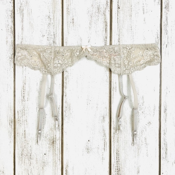 Victoria’s Secret Garter Belt Lingerie M/L - Picture 1 of 12